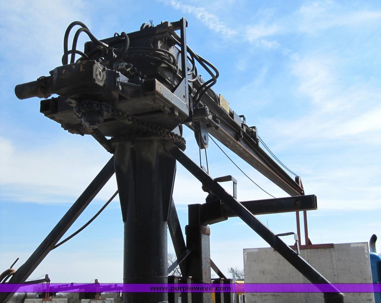 image for item 4009 1999 Lufkin Feather Light XL 40' flatbed trailer