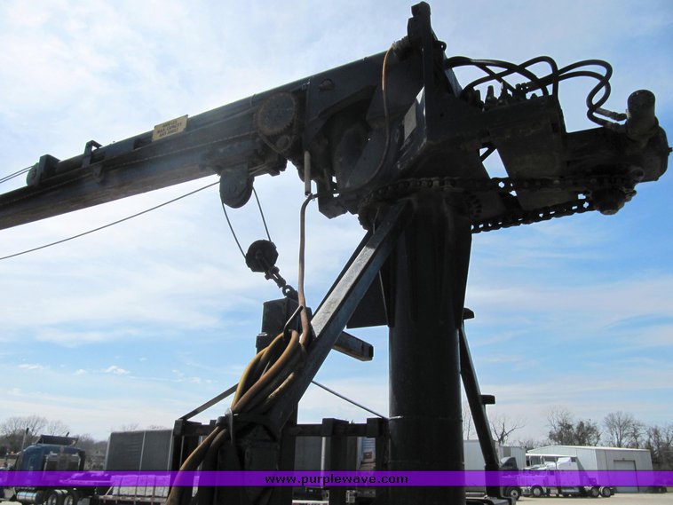 image for item 4009 1999 Lufkin Feather Light XL 40' flatbed trailer