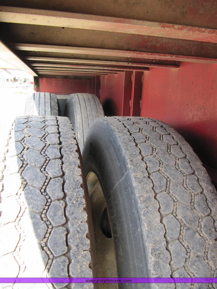 image for item 4009 1999 Lufkin Feather Light XL 40' flatbed trailer