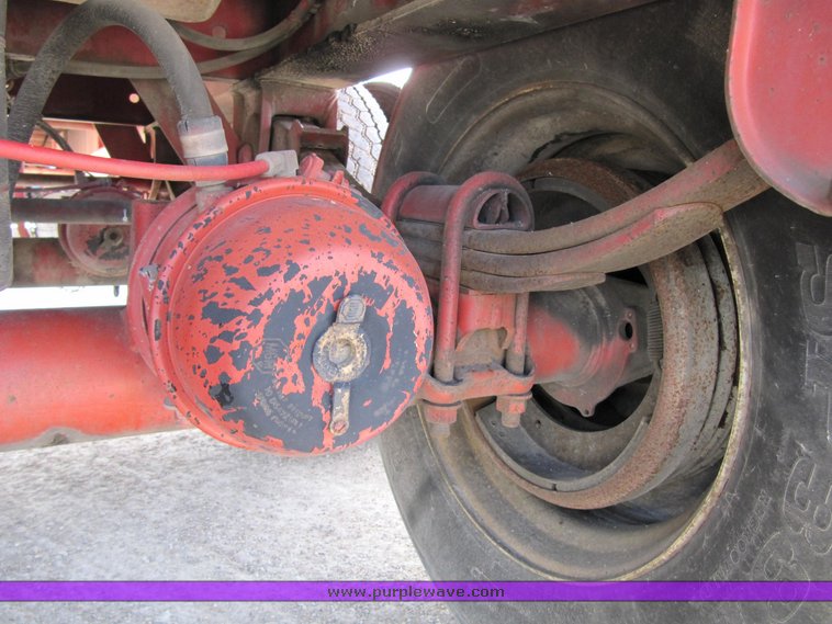 image for item 4009 1999 Lufkin Feather Light XL 40' flatbed trailer