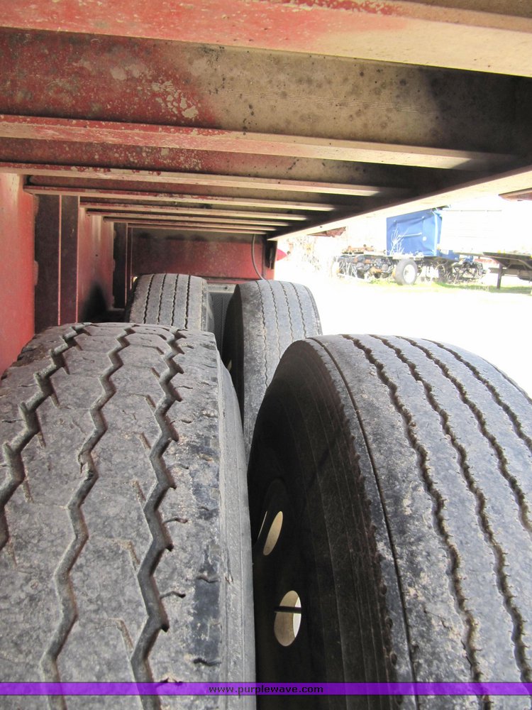 image for item 4009 1999 Lufkin Feather Light XL 40' flatbed trailer