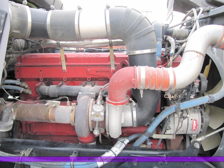 image for item 4010 2005 Kenworth Construct W900B semi tractor