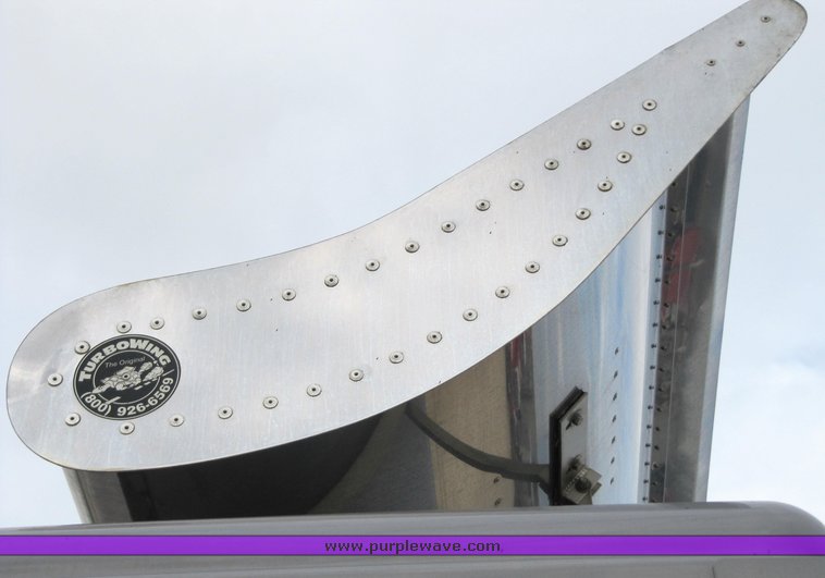 image for item 4010 2005 Kenworth Construct W900B semi tractor