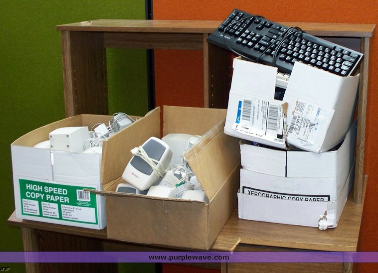 image for item 1005 (21) Dell Optiplex GX260 desktop computers