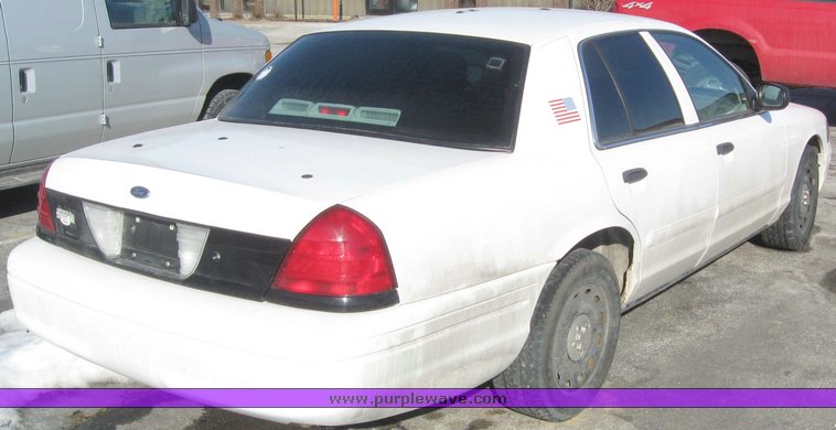 image for item 4235 2003 Ford Crown Victoria Police Interceptor