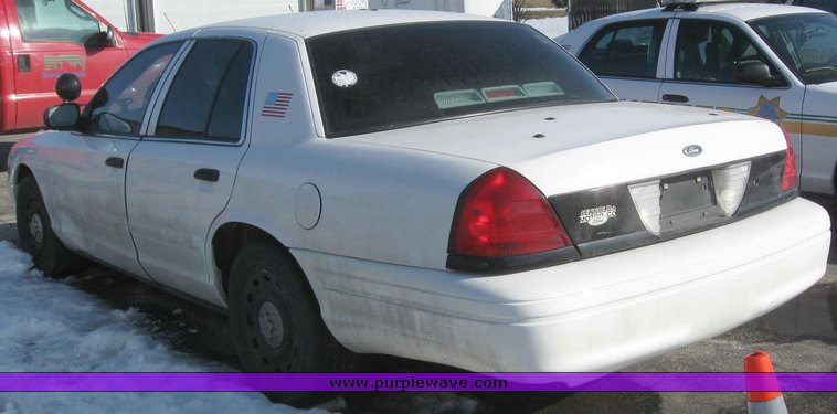 image for item 4235 2003 Ford Crown Victoria Police Interceptor