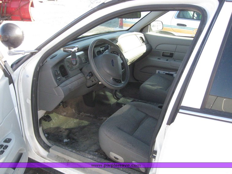 image for item 4235 2003 Ford Crown Victoria Police Interceptor