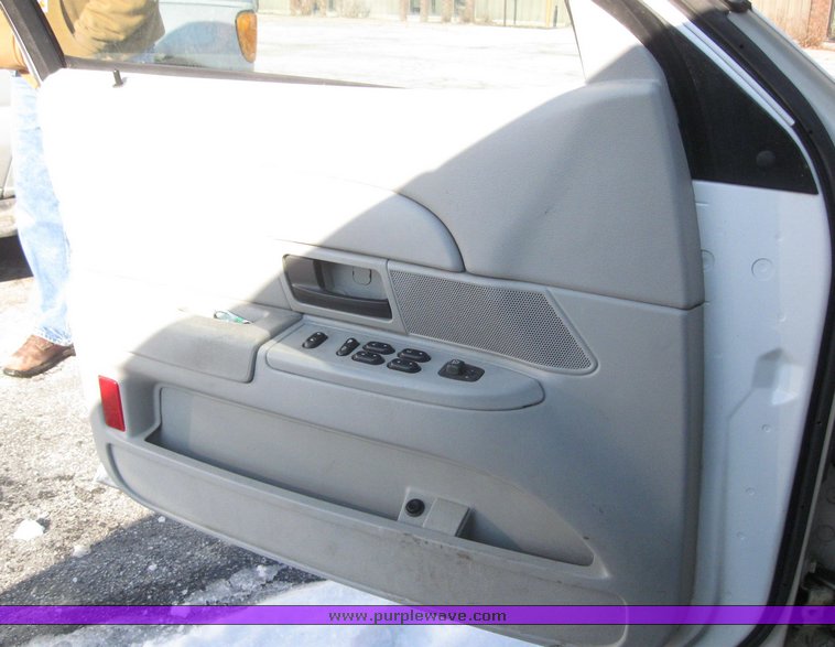 image for item 4235 2003 Ford Crown Victoria Police Interceptor