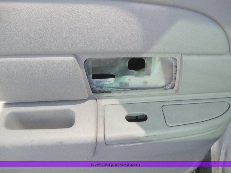 image for item 4235 2003 Ford Crown Victoria Police Interceptor