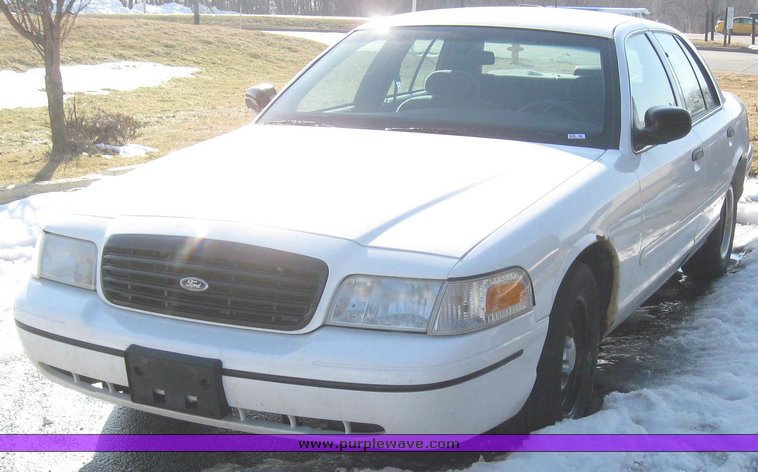 image for item 4236 1999 Ford Crown Victoria Police Interceptor