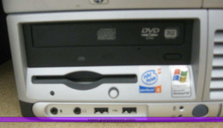 image for item 7905 (3) HP Compaq computers