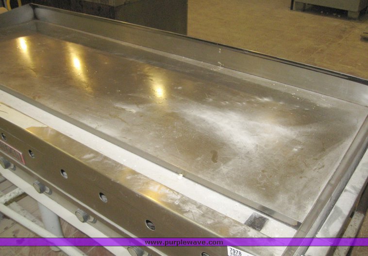 image for item 7978 Vulcan gas grill