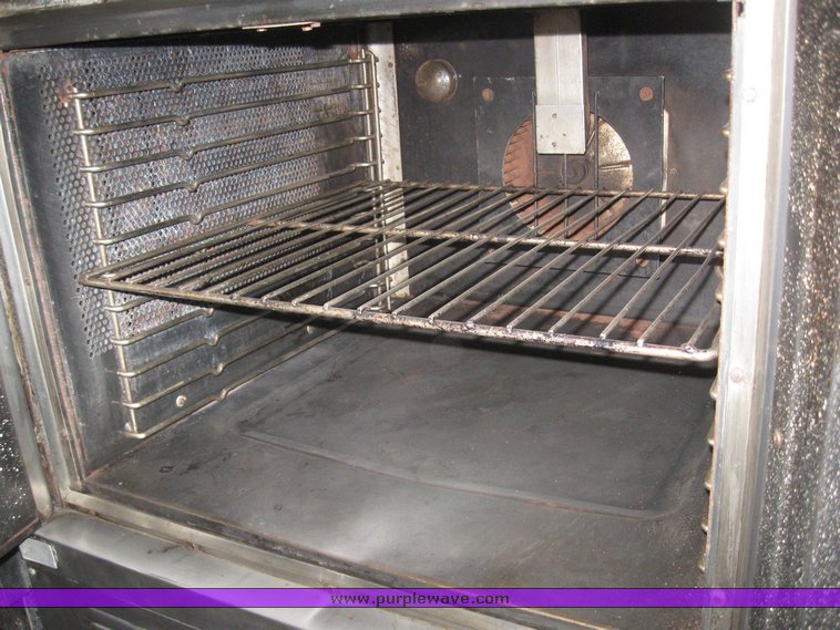 image for item 7984 Vulcan gas convection oven