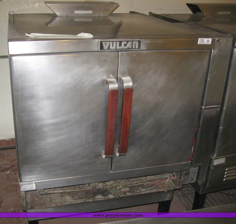 image for item 7985 Vulcan gas convection oven
