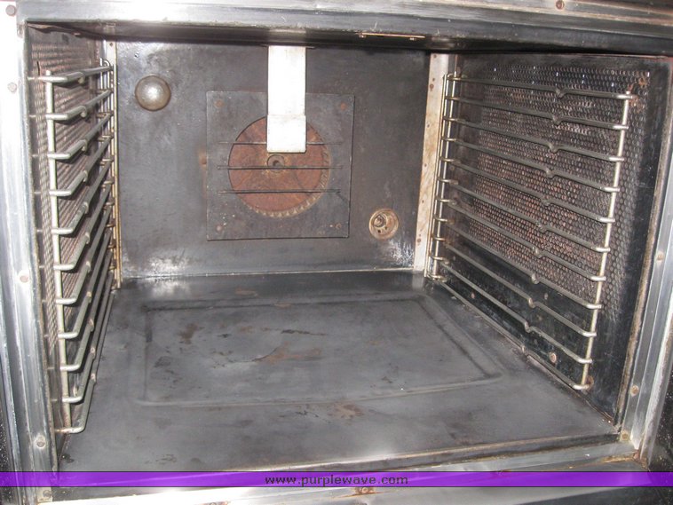 image for item 7985 Vulcan gas convection oven