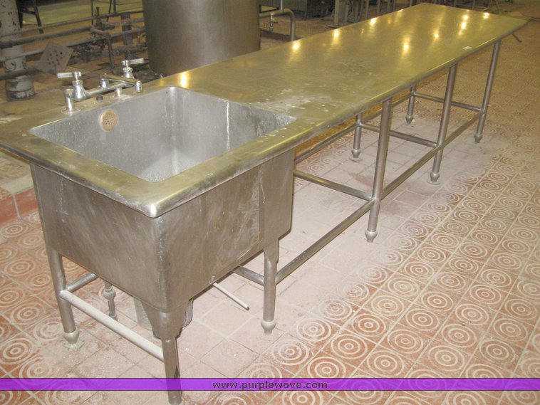 image for item 7990 Stainless steel table with sink