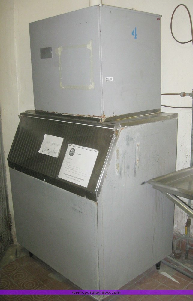 image for item 7993 Ice machine