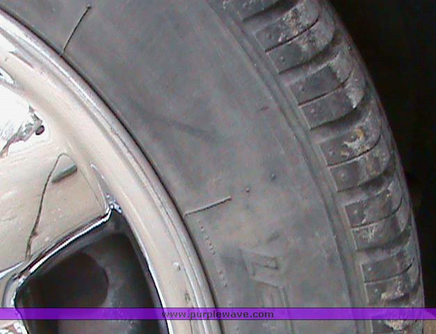 image for item 1001 1998 Cadillac Catera