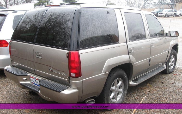 image for item 2093 2000 Cadillac Escalade