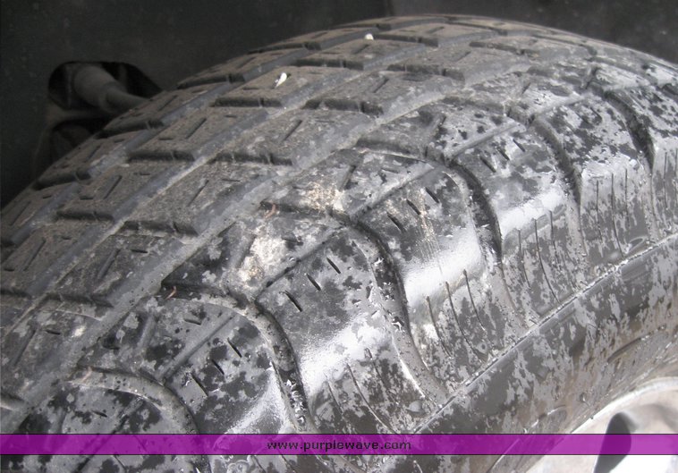 image for item 2093 2000 Cadillac Escalade