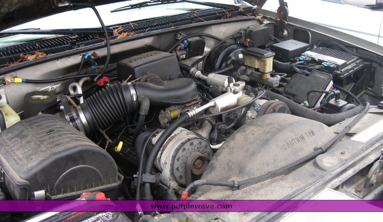 image for item 2093 2000 Cadillac Escalade