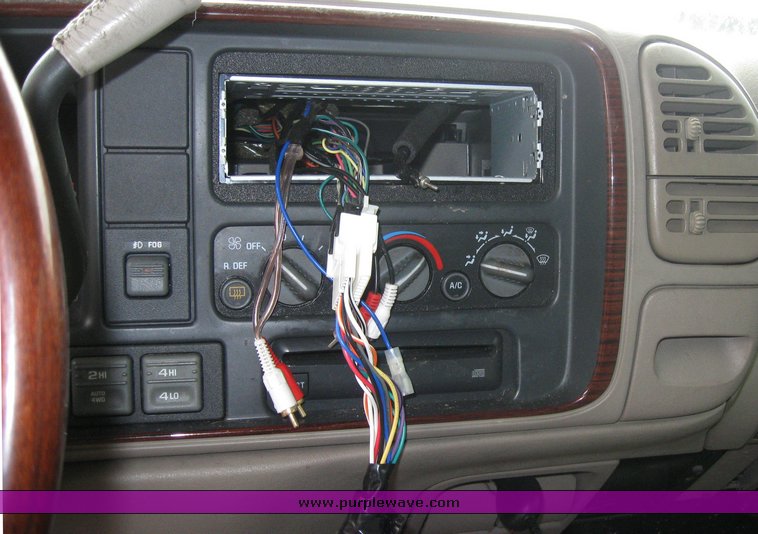 image for item 2093 2000 Cadillac Escalade