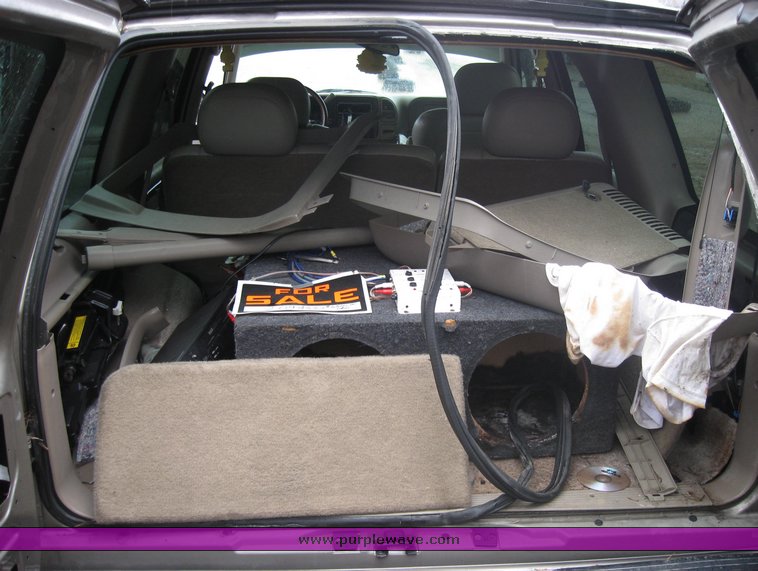 image for item 2093 2000 Cadillac Escalade