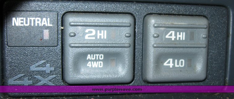 image for item 2093 2000 Cadillac Escalade