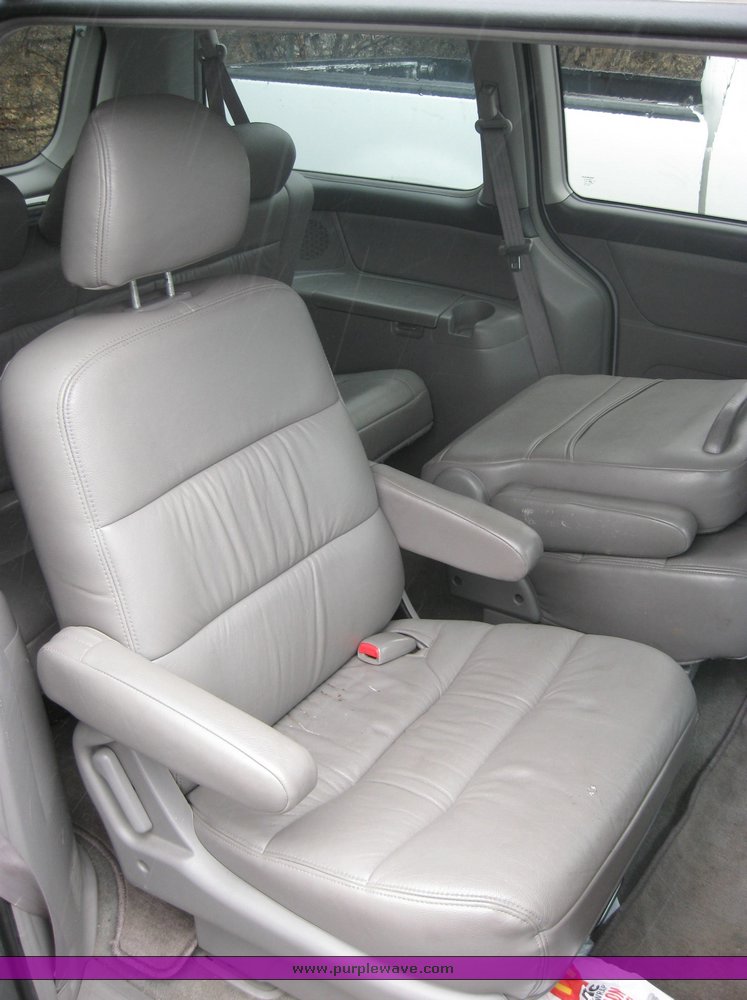 image for item 2094 2001 Honda Odyssey EX