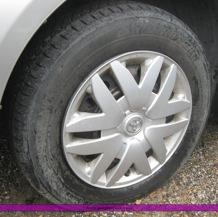 image for item 2096 2004 Toyota Sienna