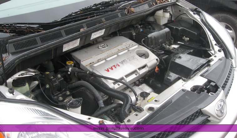 image for item 2096 2004 Toyota Sienna