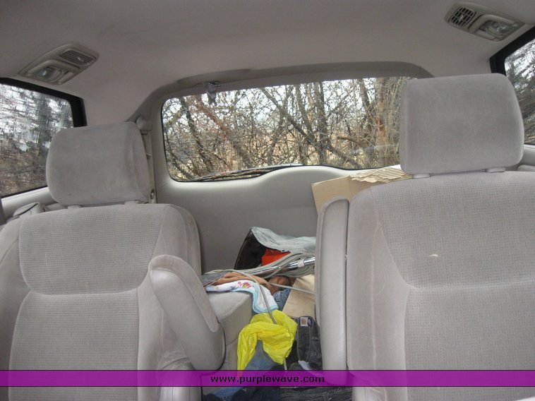 image for item 2096 2004 Toyota Sienna