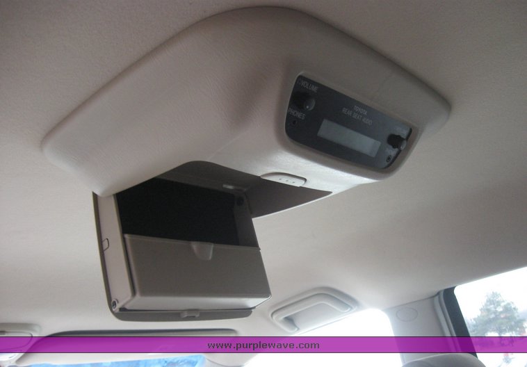 image for item 2096 2004 Toyota Sienna