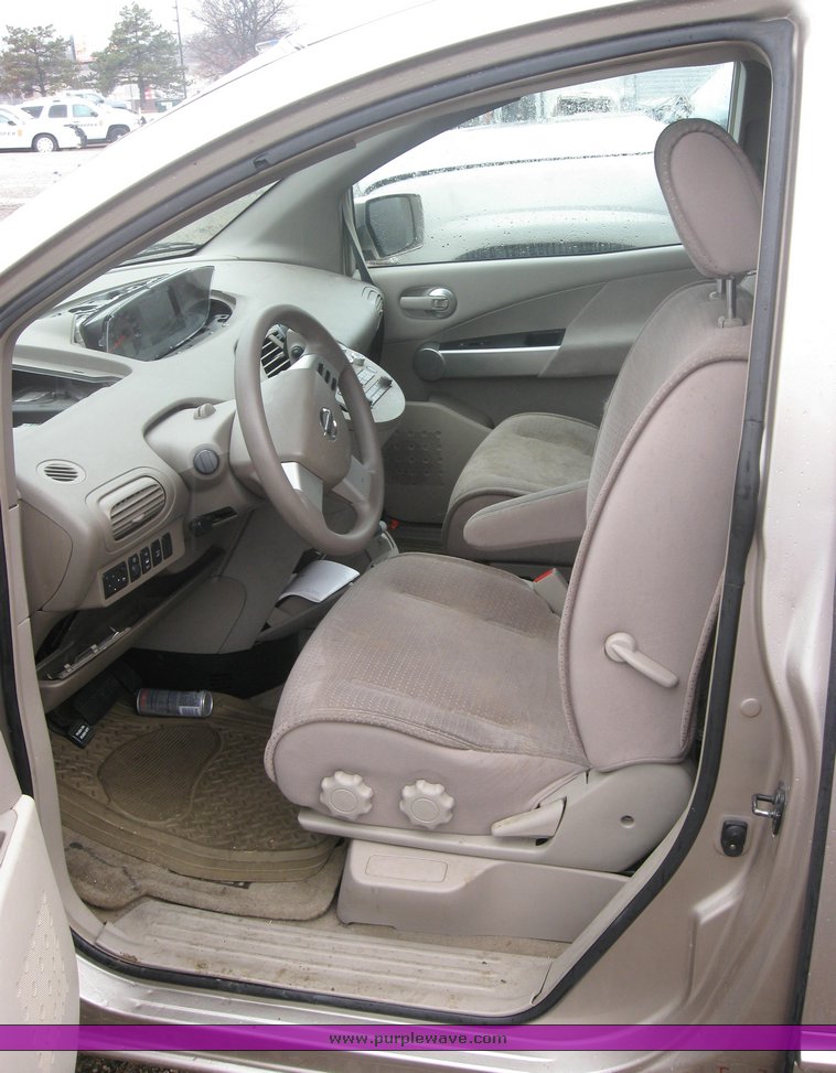 image for item 2097 2005 Nissan Quest SE