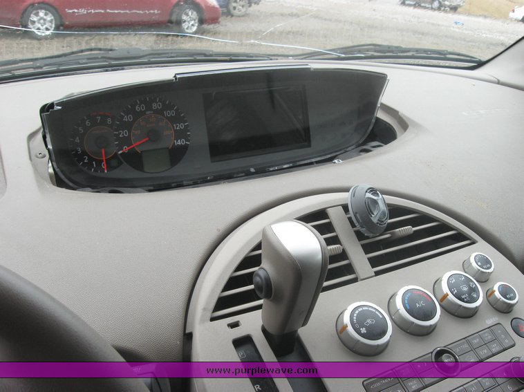 image for item 2097 2005 Nissan Quest SE