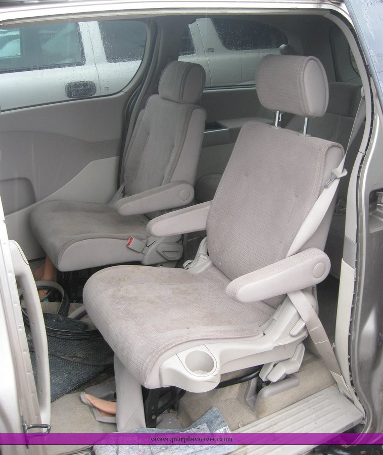 image for item 2097 2005 Nissan Quest SE