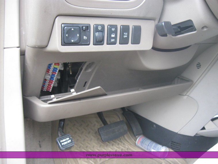 image for item 2097 2005 Nissan Quest SE