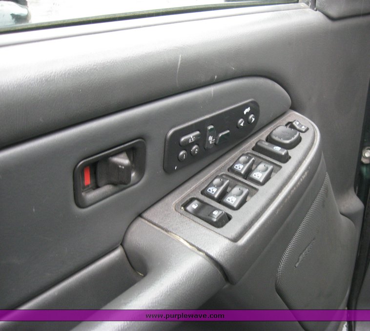 image for item 2099 2003 Chevrolet Avalanche K1500