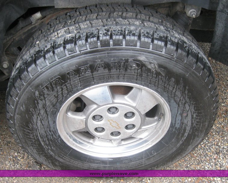 image for item 2100 2001 Chevrolet Tahoe K1500