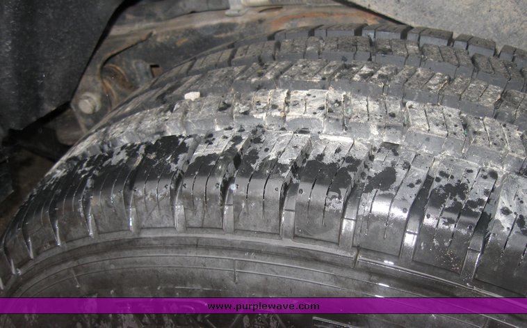 image for item 2100 2001 Chevrolet Tahoe K1500