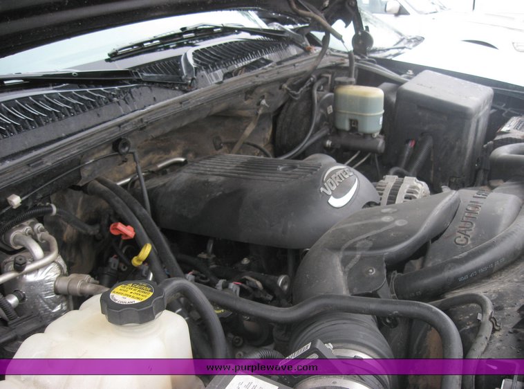 image for item 2100 2001 Chevrolet Tahoe K1500