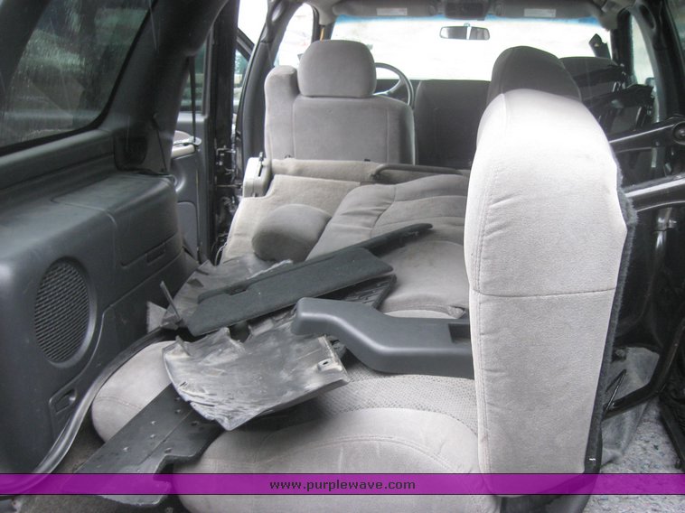 image for item 2100 2001 Chevrolet Tahoe K1500
