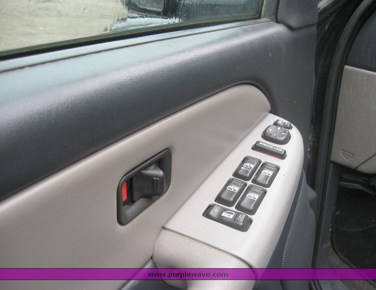 image for item 2100 2001 Chevrolet Tahoe K1500