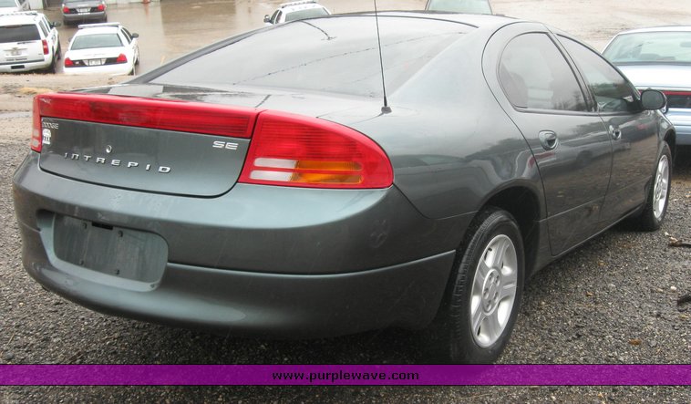 image for item 2102 2003 Dodge Intrepid SE