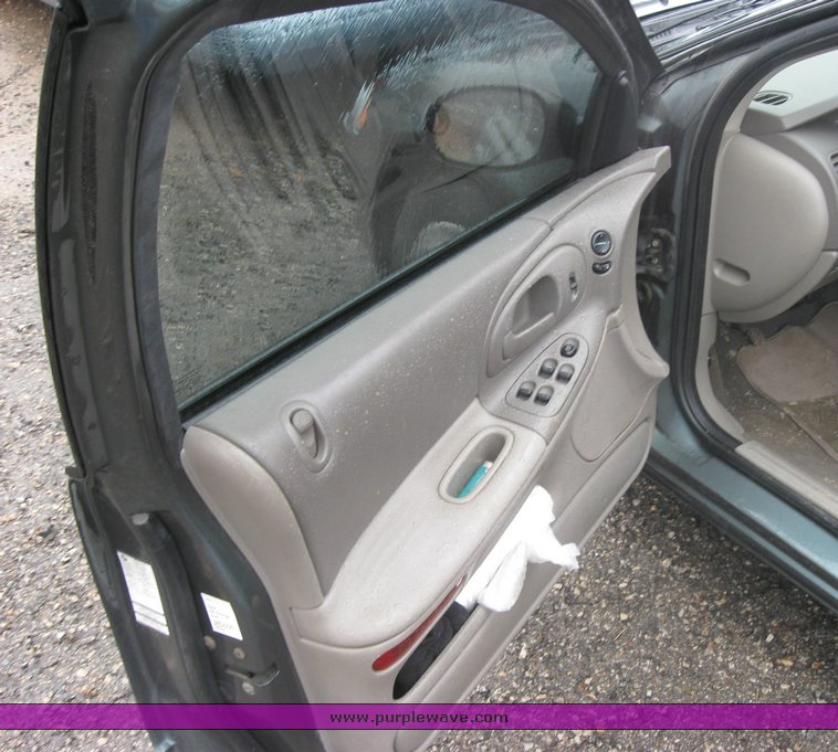 image for item 2102 2003 Dodge Intrepid SE