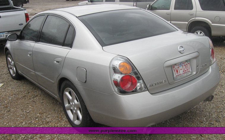 image for item 2103 2002 Nissan Altima