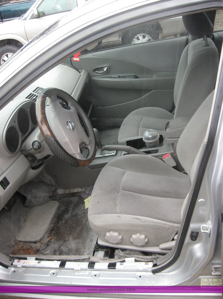 image for item 2103 2002 Nissan Altima