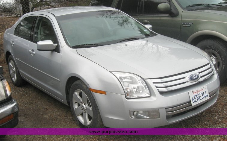 image for item 2105 2006 Ford Fusion SE