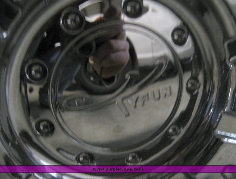 image for item 2106 2005 BMW 745LI