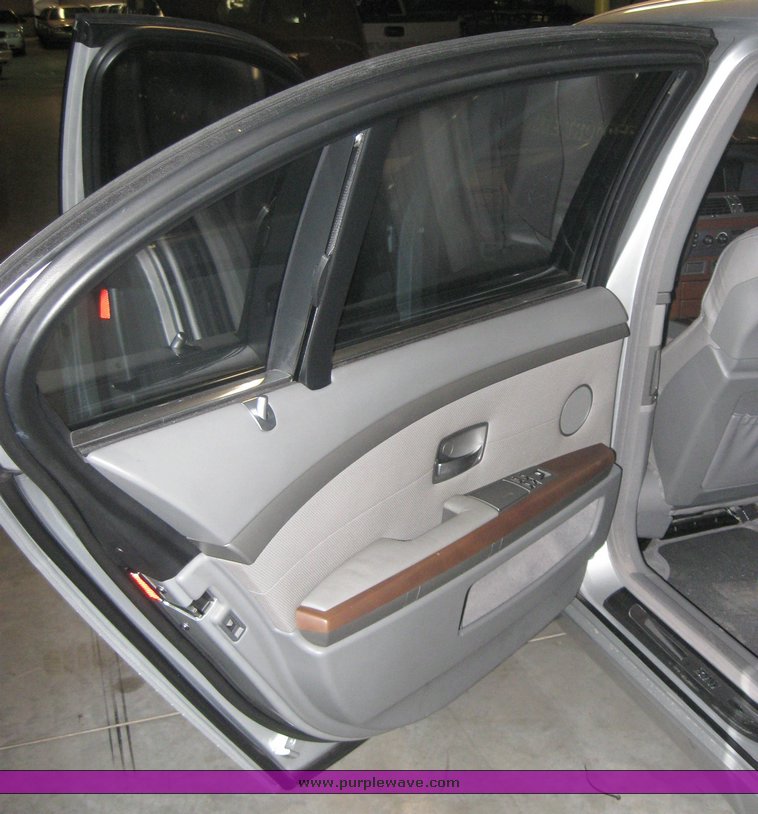 image for item 2106 2005 BMW 745LI